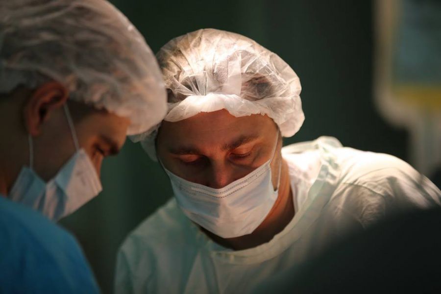 Хирург впервые в истории края из печени больного вырезал паразита длиной 9 см