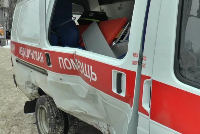"Скорая помощь" сбила школьника в Кузбассе, ребенок госпитализирован с серьезными травмами