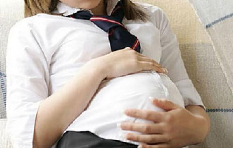 В Минздраве рассказали, когда врачи могут передавать информацию о беременных школьницах