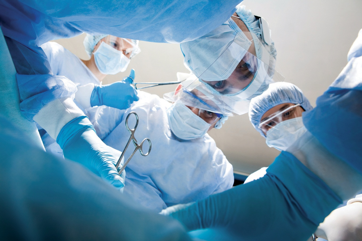 Детские хирурги Приамурья провели уникальную операцию по спасению новорожденной девочки
