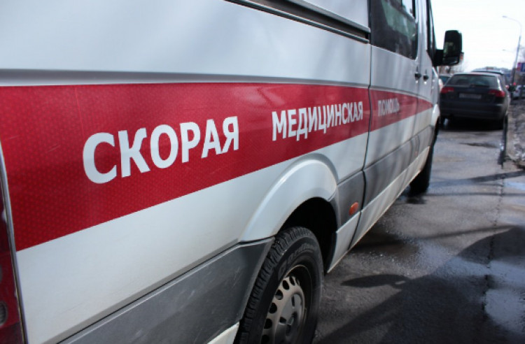 В Ульяновской области машина скорой помощи вылетела в кювет после столкновения с грузовиком