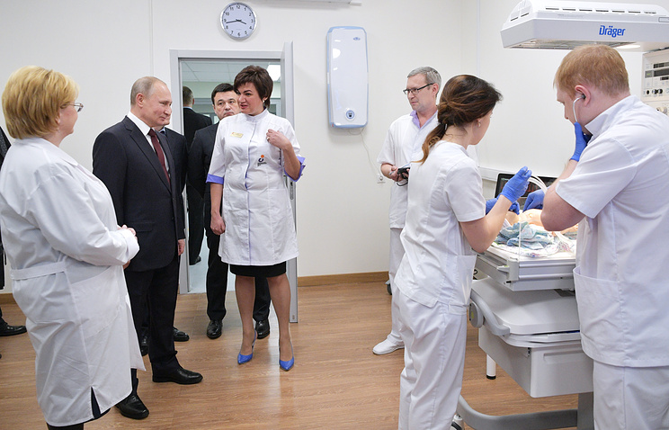 Владимир Путин посетил Коломенский перинатальный центр