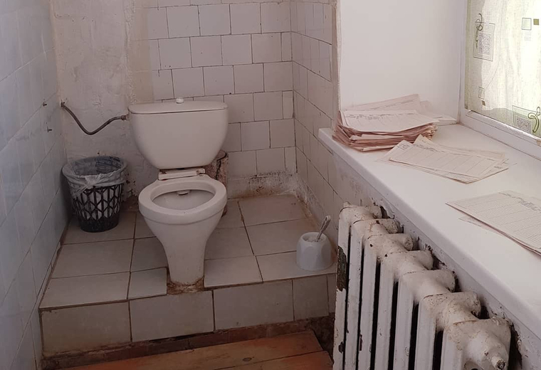 В Перми уволили главврача больницы, в которой использовали меддокументы вместо туалетной бумаги