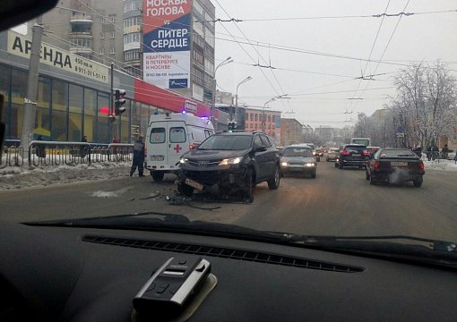 В Мурманске в ДТП попала скорая помощь с пациентом внутри