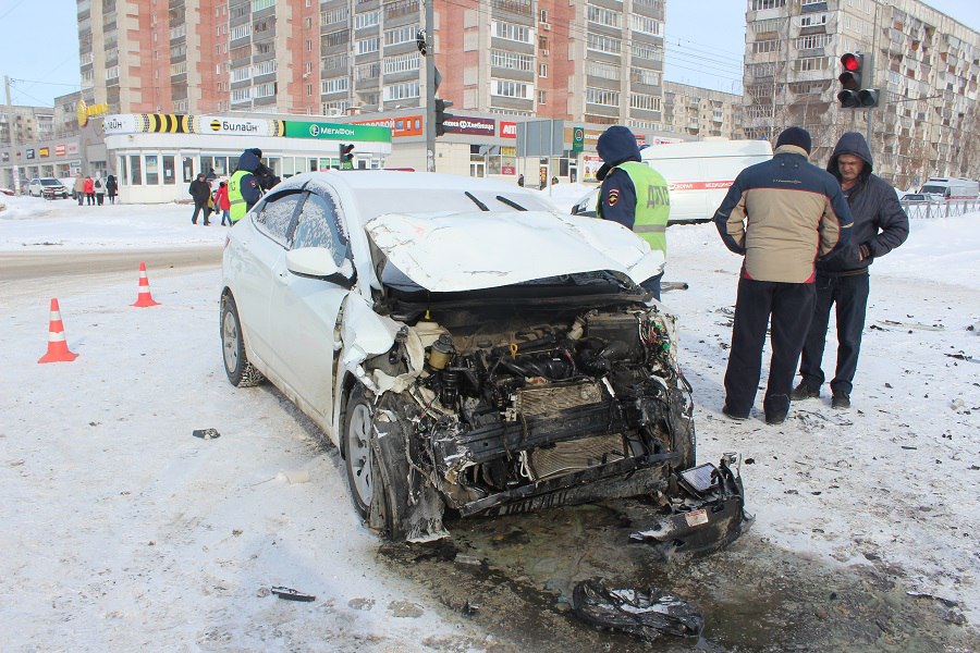 В Йошкар-Оле в ДТП со скорой пострадали пять человек 2