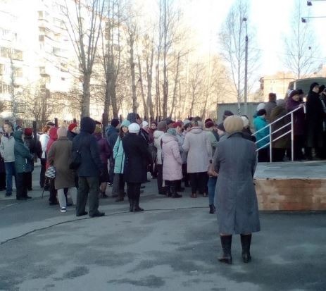 В Челябинске оптимизация обернулась огромными очередями в поликлинике 3