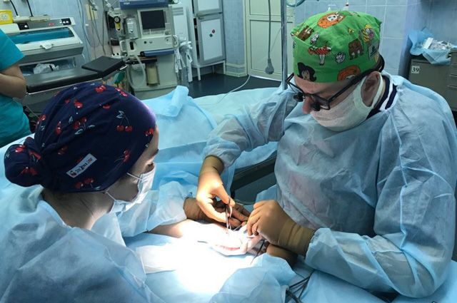 Микрохирург – о том, как в России восстанавливают конечности детям