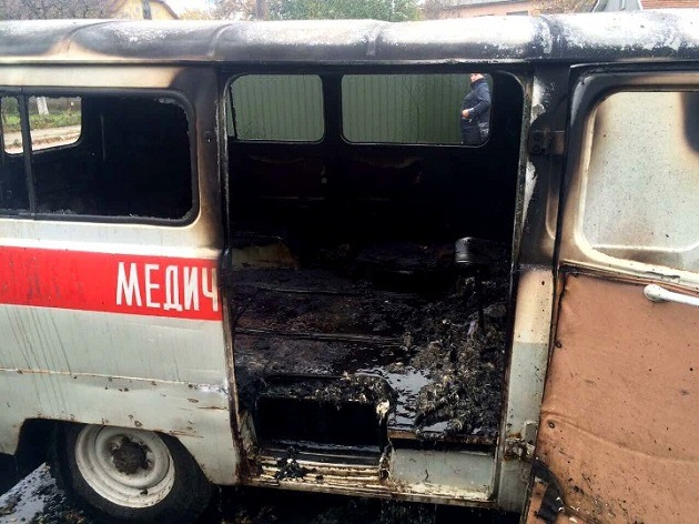 В Новгородской области произошло смертельное ДТП: «скорая» сгорела дотла