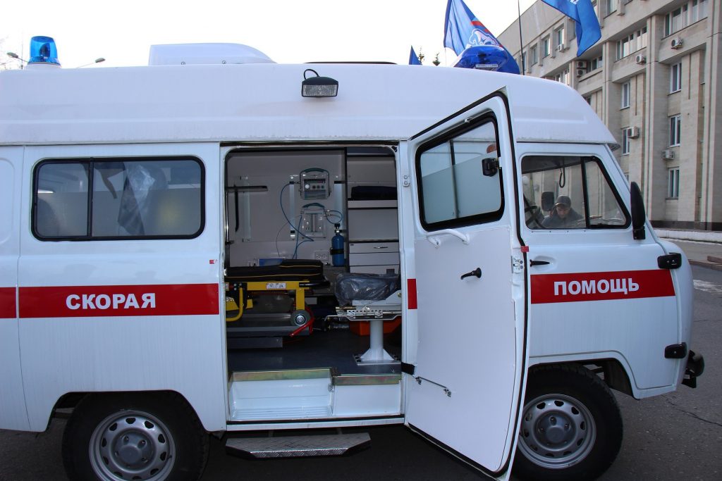 СМИ: В Смоленске охранник стоянки вымогал у приехавшей на вызов «скорой» оплату парковки