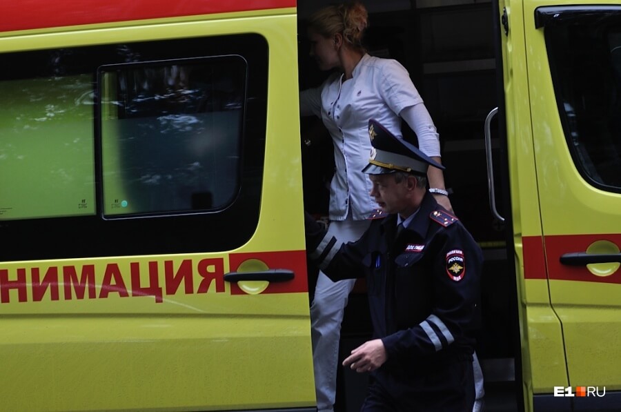 «Не смогу работать ещё недели две»: В Екатеринбурге напали на фельдшера «скорой»