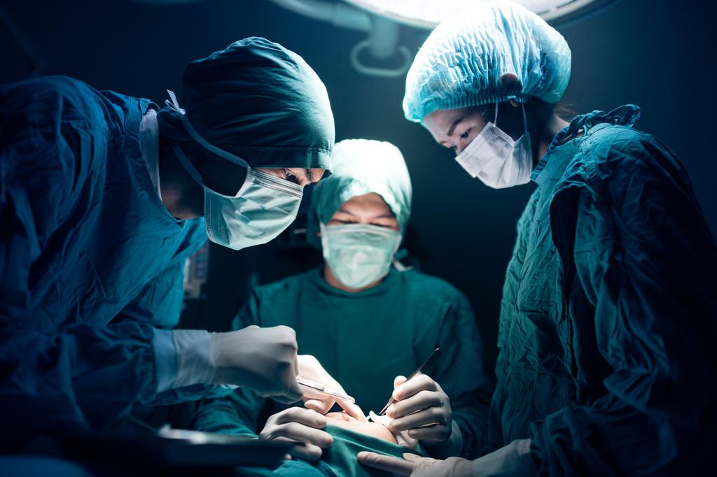 Уральские хирурги впервые одновременно удалили опухоли мозга и лёгкого