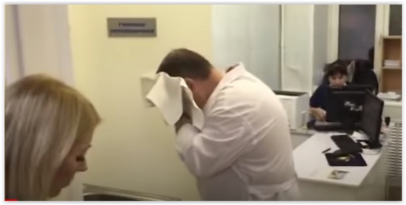 «Увольнять таких надо!»: мурманские пациенты требовали врача принять их после окончания смены