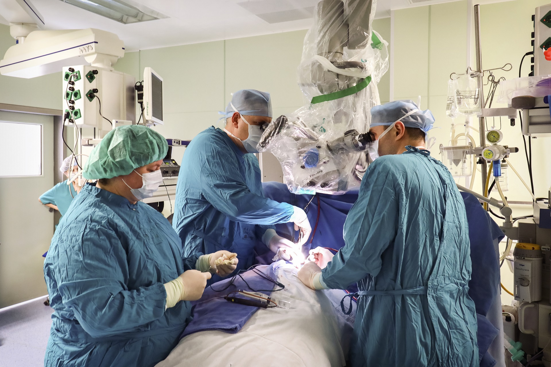 Кубанские хирурги спасли от инвалидизации девушку с объёмным образованием мозга