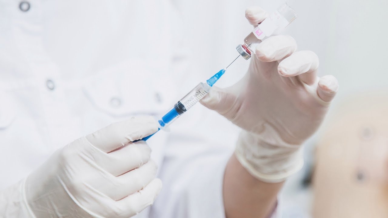 В ГД предложили навсегда лишать лицензии врачей за «прививку от коронавируса»