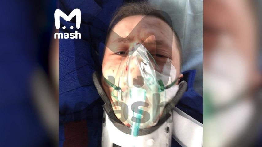 «Мы что заразные?»: Отец пациента сломал нос фельдшеру в спецкостюме