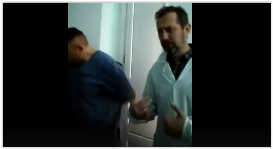 «Я сейчас не работаю»: В брянской больнице сняли на видео пьяного уролога