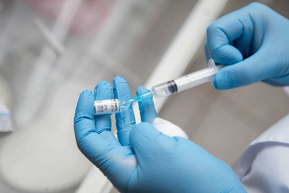 Минздрав приостановил плановую вакцинацию из-за коронавируса
