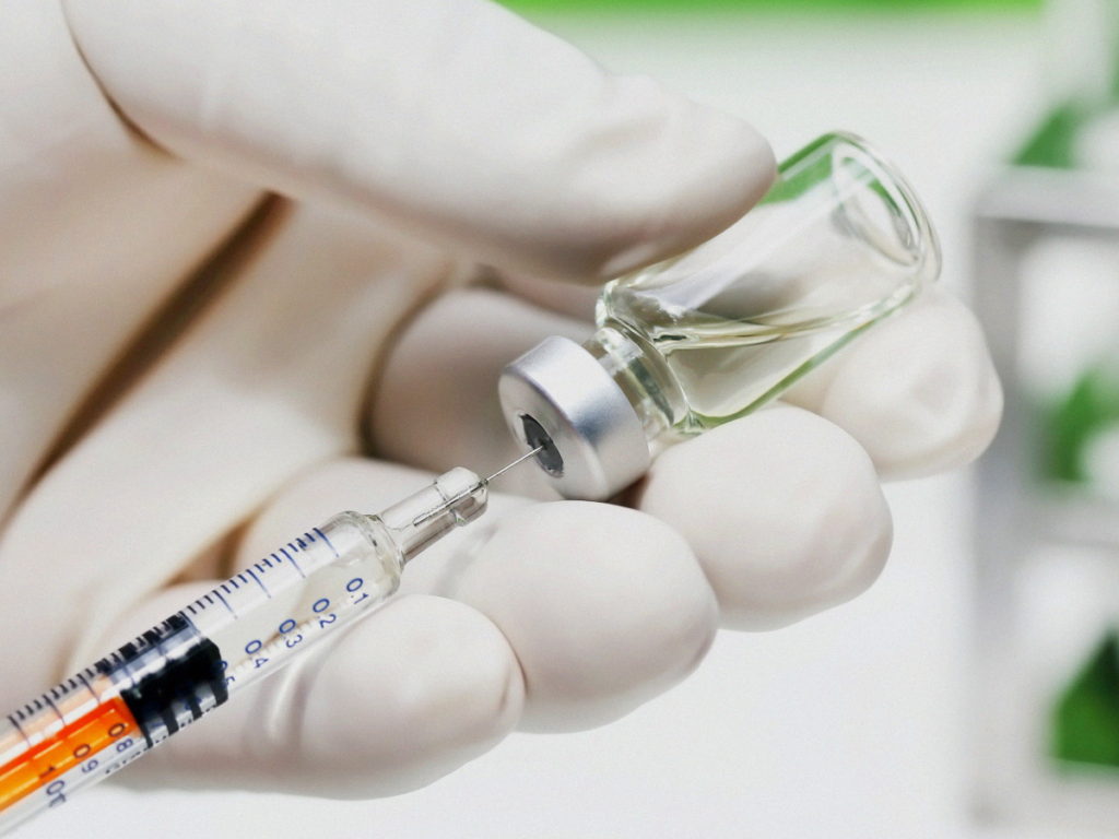 Казанский университет начал тестировать вакцину от COVID-19 на животных