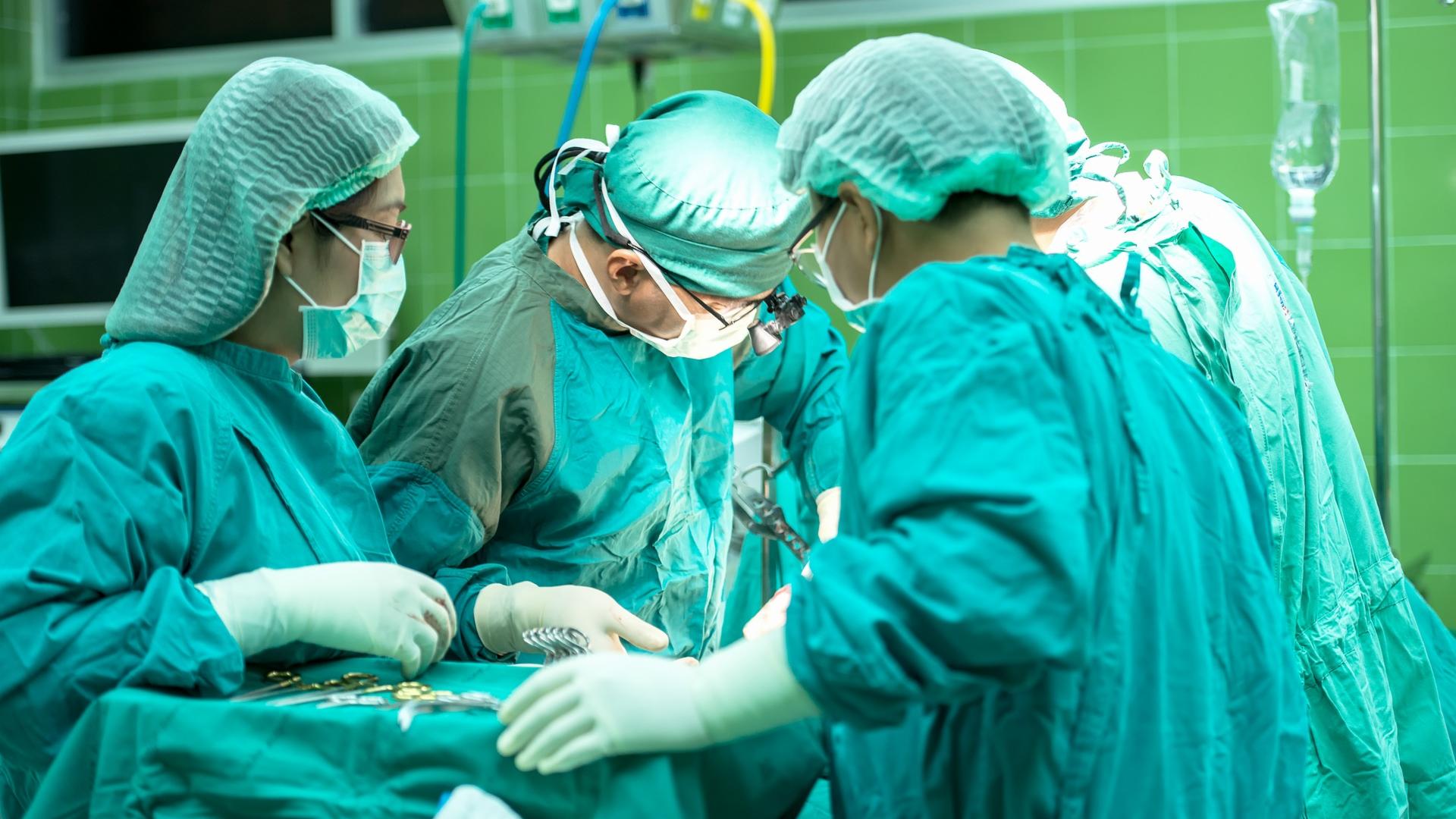 Хирурги попросили Минздрав отозвать новый образовательный стандарт ординатуры по хирургии