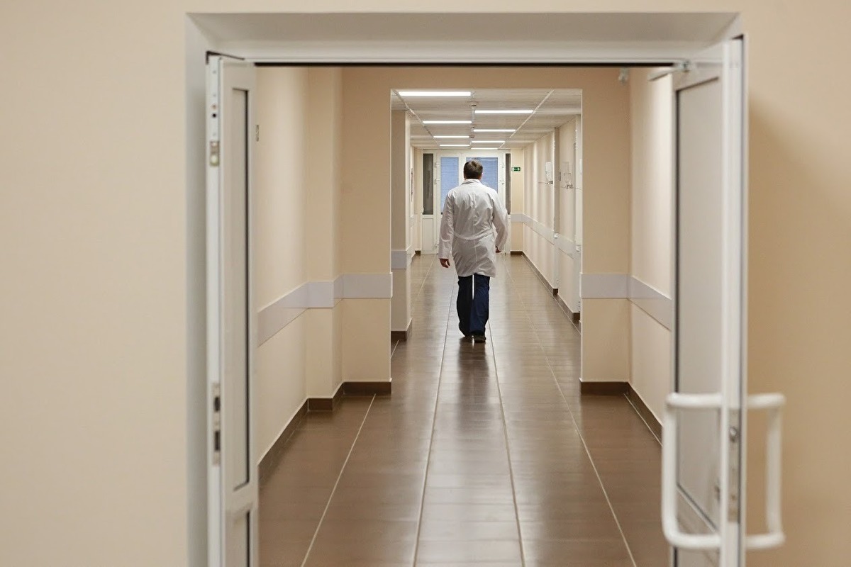 Шесть травматологов забайкальской больницы уволились из-за неоплат дополнительных смен