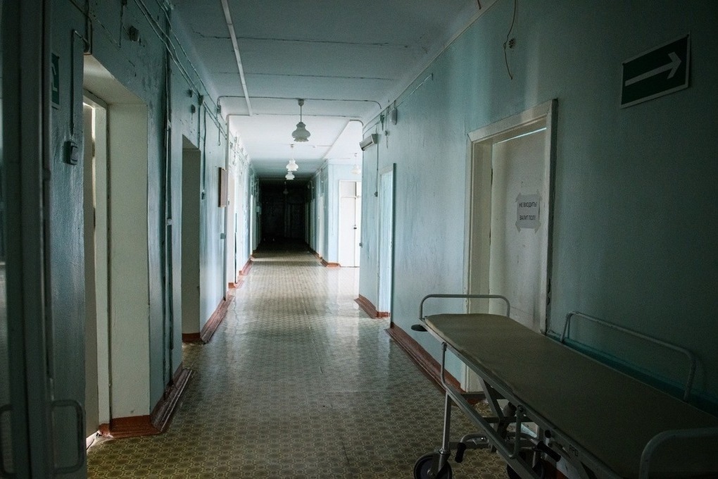 «20 минут лежал на полу»: Управление здравоохранения в Челнах начало проверку