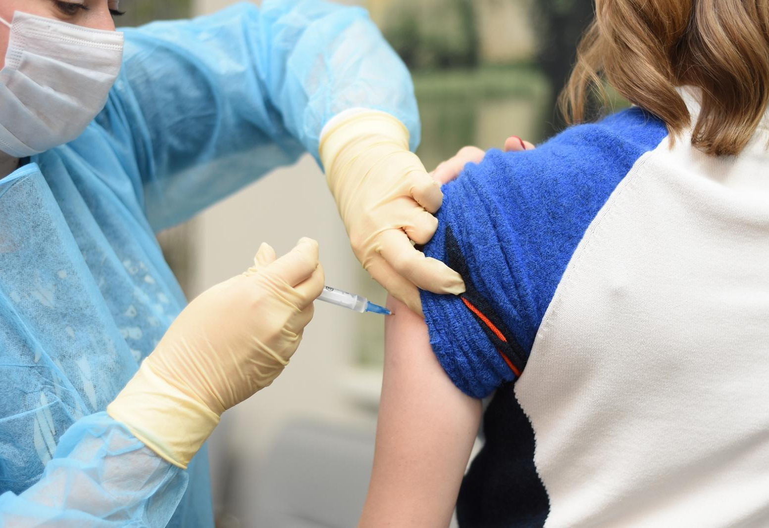 За исследование новой вакцины от COVID добровольцам заплатят по 10 тысяч рублей