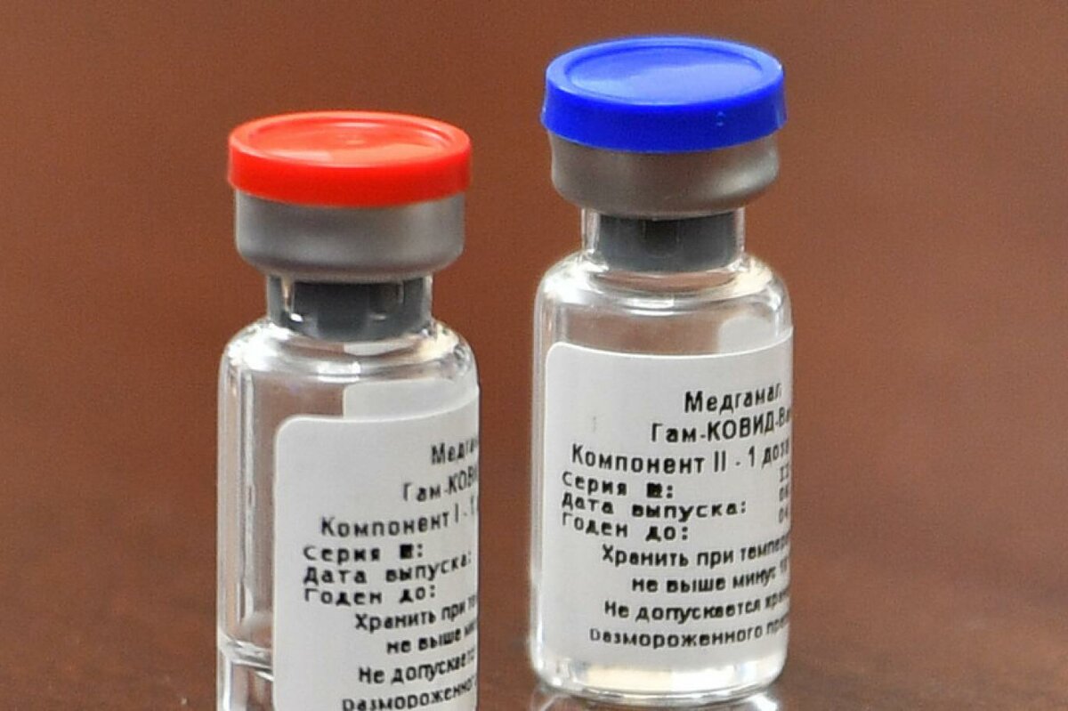 Добровольную вакцинацию подростков от коронавируса внесли в календарь прививок