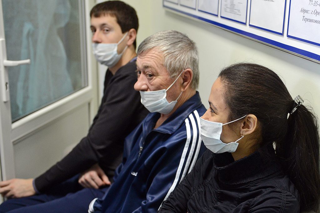 “В России нет нормативов проверки вирусопроницаемости медицинских масок” – Росздравнадзор
