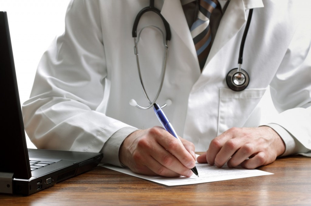 Минздрав рассматривает возможность взимания госпошлины с врачей за периодическую аккредитацию