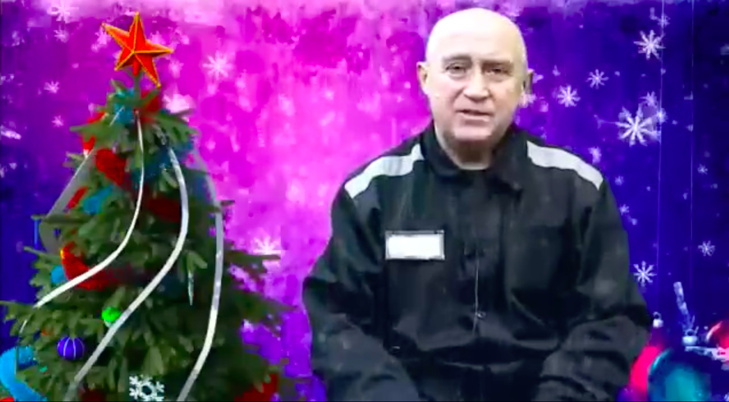 Бывший главврач райбольницы Забайкалья прислал из колонии новогоднее видео