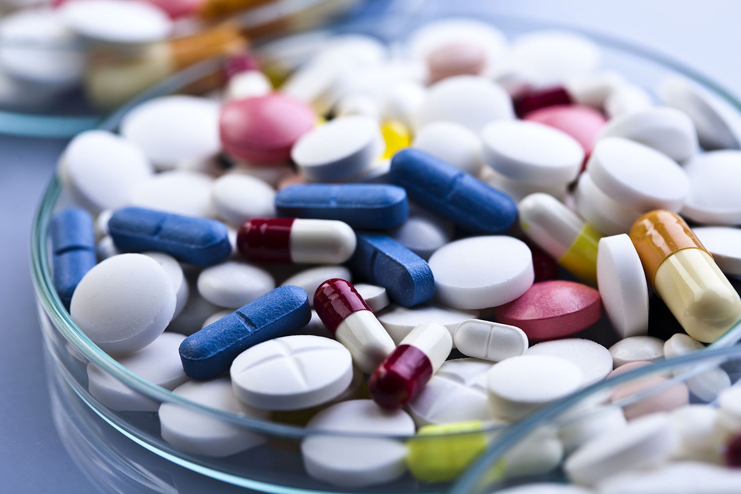 Аптечные ассоциации заявили, что в России нет дефицита импортных лекарств