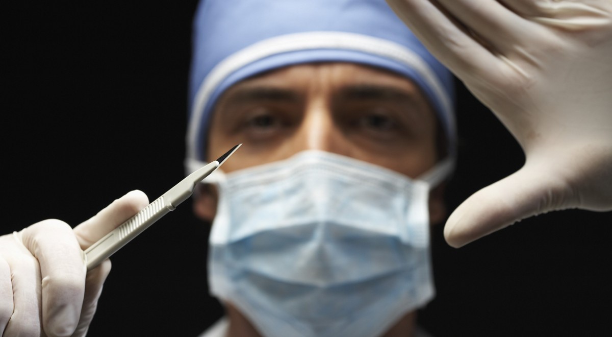 Ребенок попал в реанимацию после обрезания, выполненного частным доктором на дому