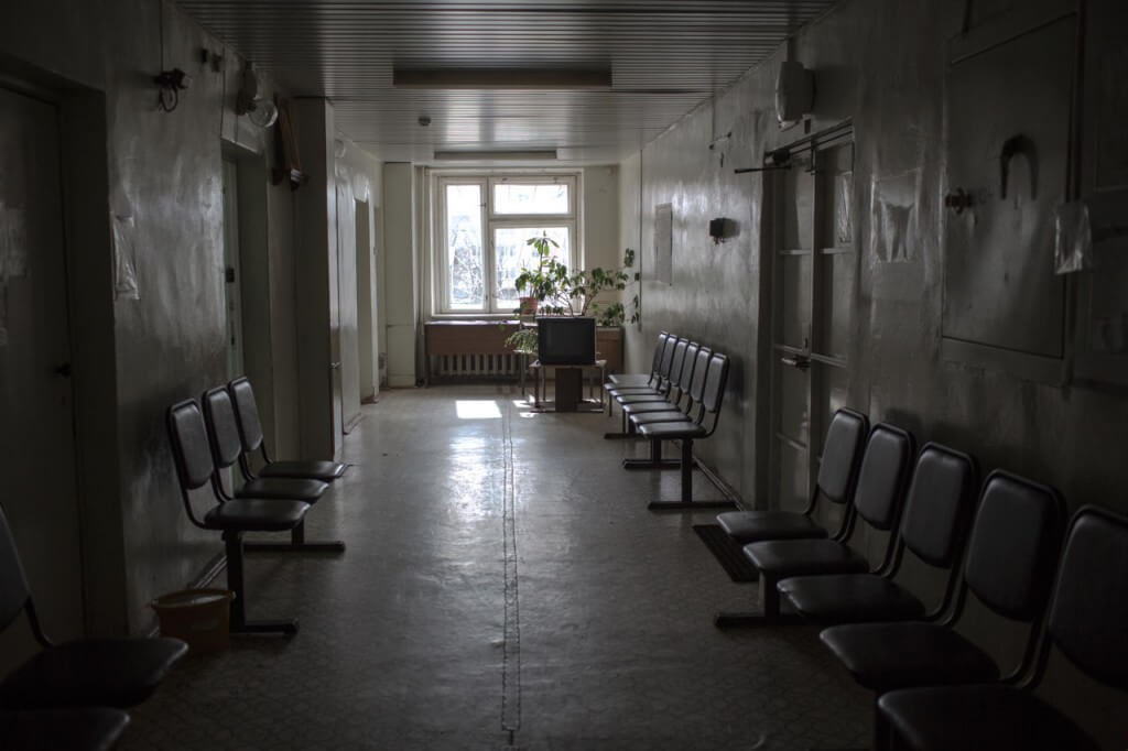 В Саратовской области пациент пытался задушить врача – заведено уголовное дело 