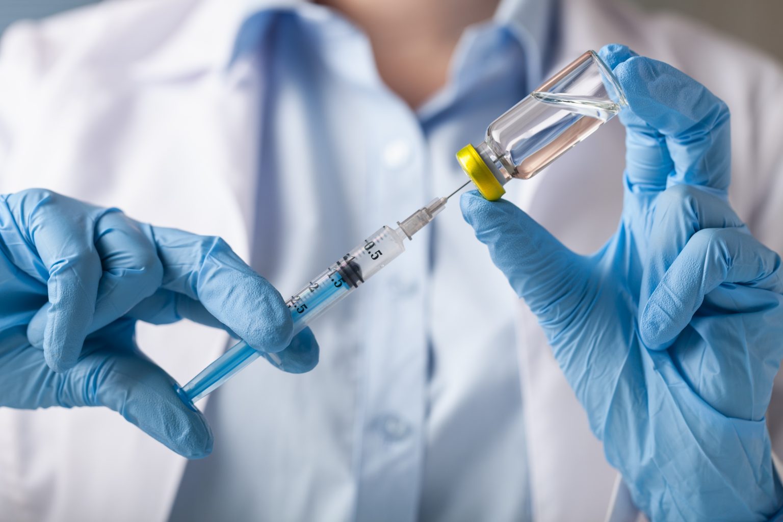 Правительство выделит 100 млн рублей на поощрение вакцинированных
