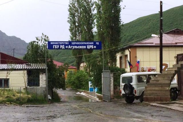 Экс-главврача и терапевта ЦРБ в Дагестане обвиняют в мошенничестве и хищении денег