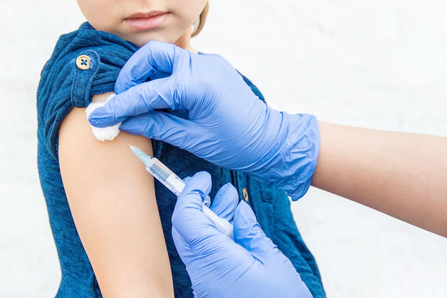 Ещё одну вакцину от коронавируса будут испытывать на детях в России