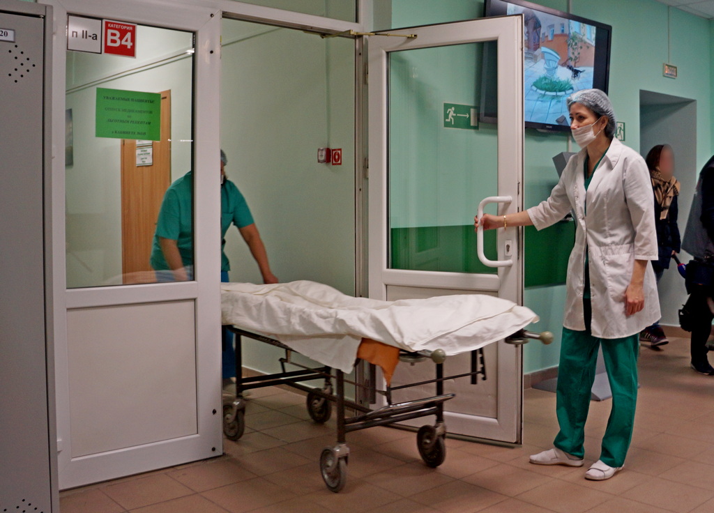 Половине российских медиков зарплаты не хватает даже для покрытия основных расходов