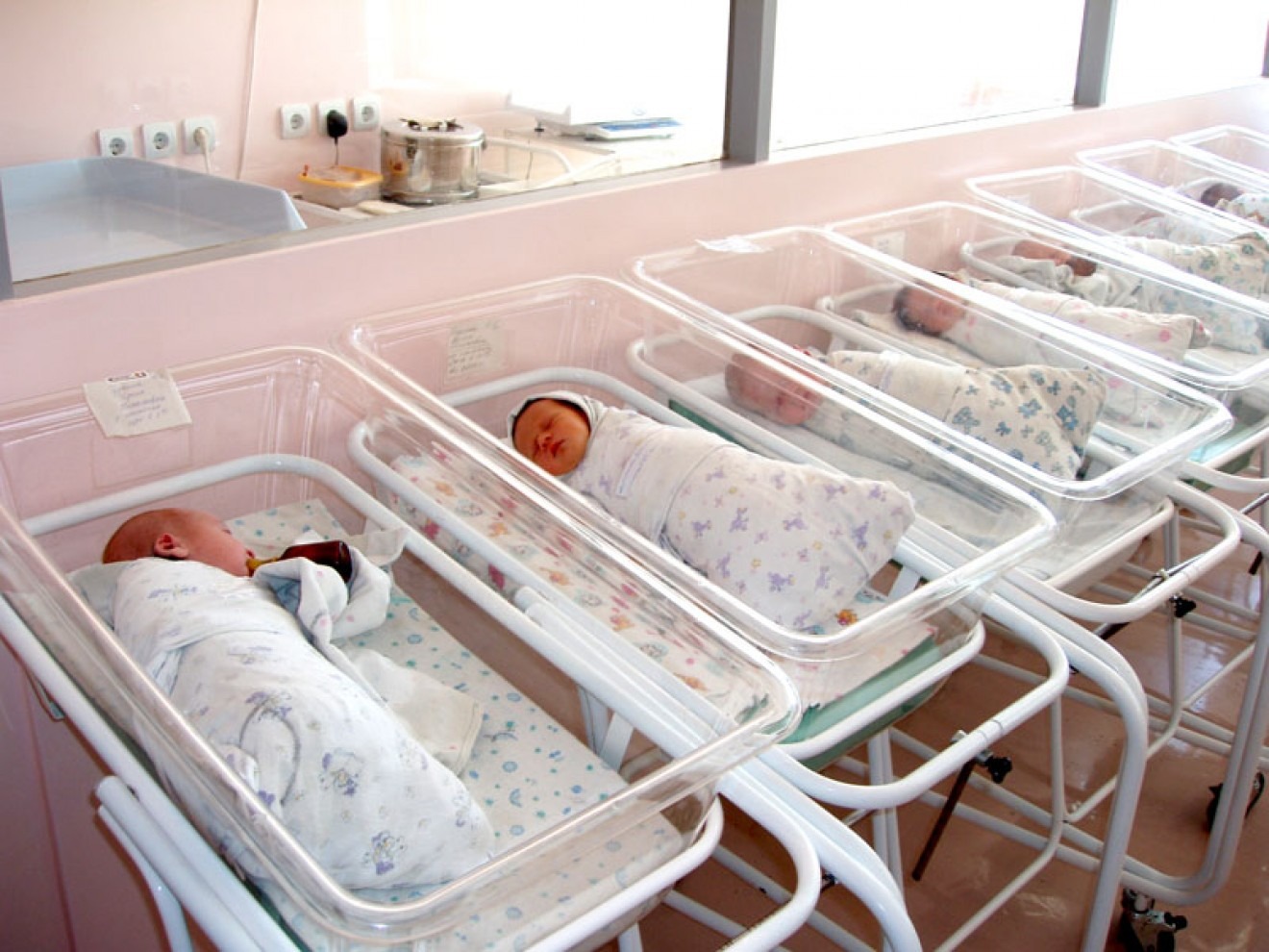 В волгоградском здравоохранении заявили о двукратном снижении младенческой смертности за восемь лет 