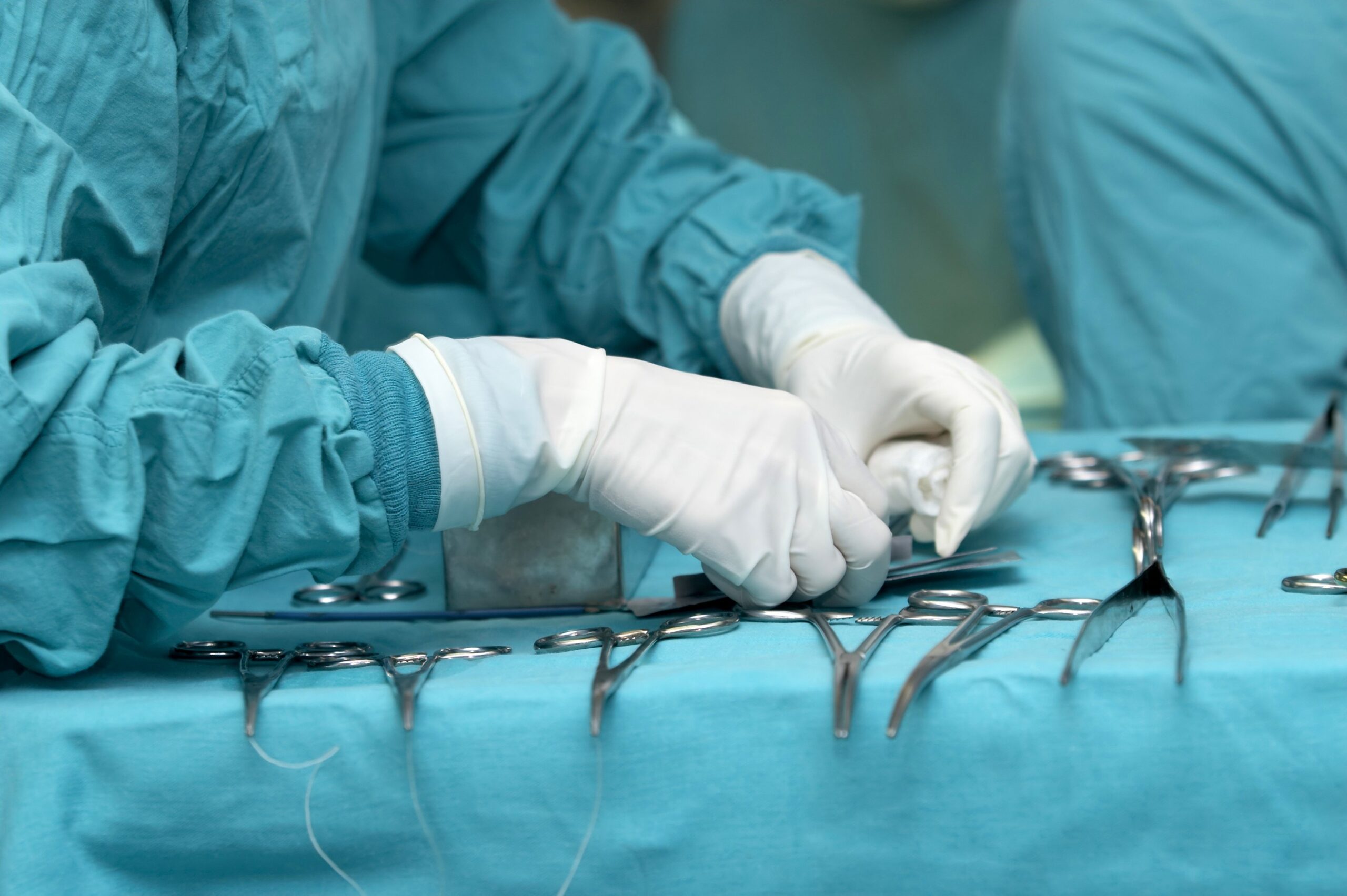Московские хирурги провели сложную операцию по удалению части сердца и печени из-за рецидива опухоли 