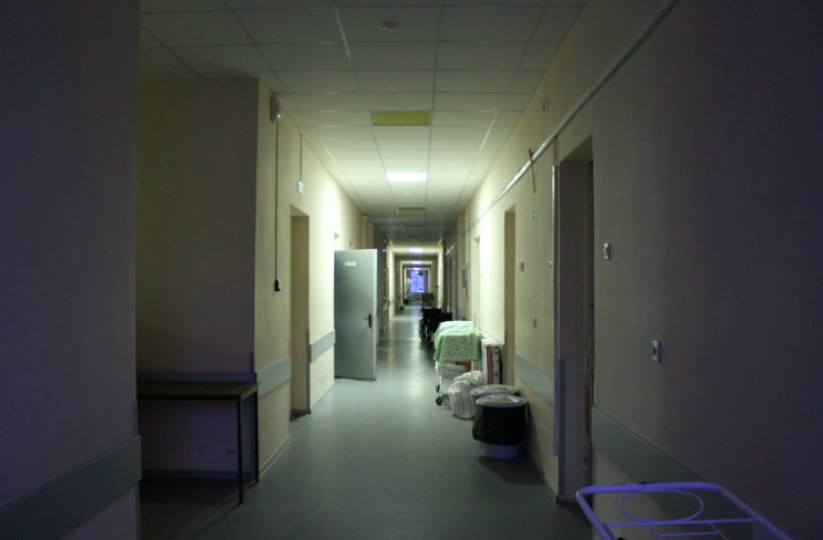 Главврача больницы в Томской области обвинили в махинациях с премиями 