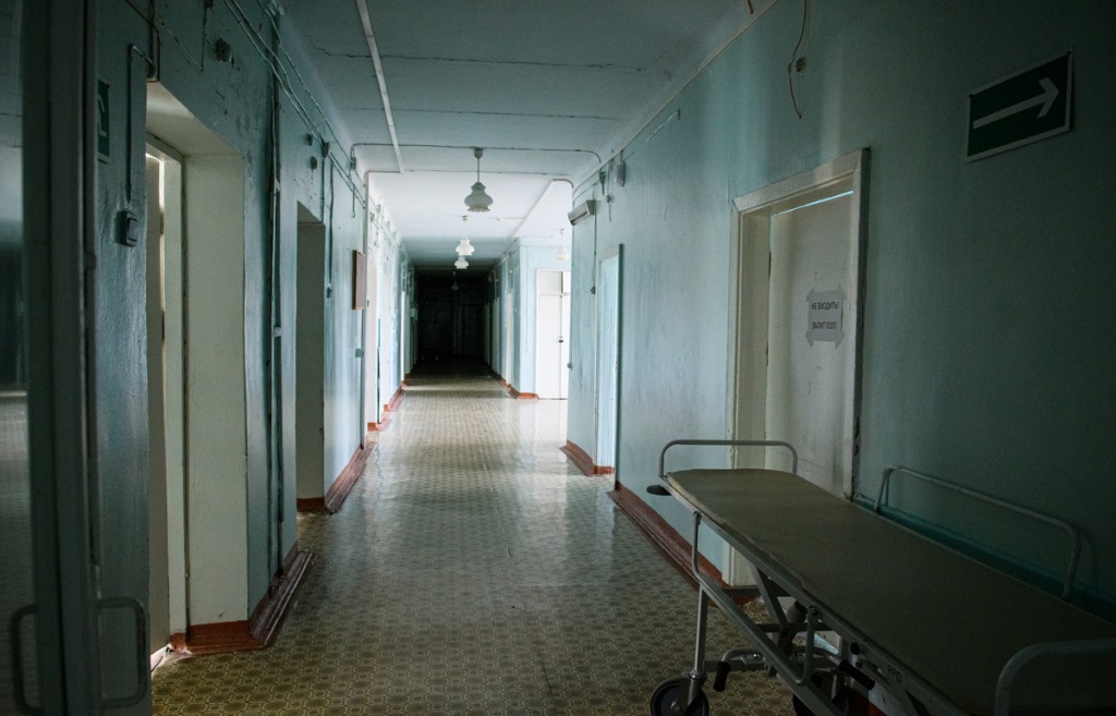 Свердловский Минздрав отрицает избиение пациентки санитаркой