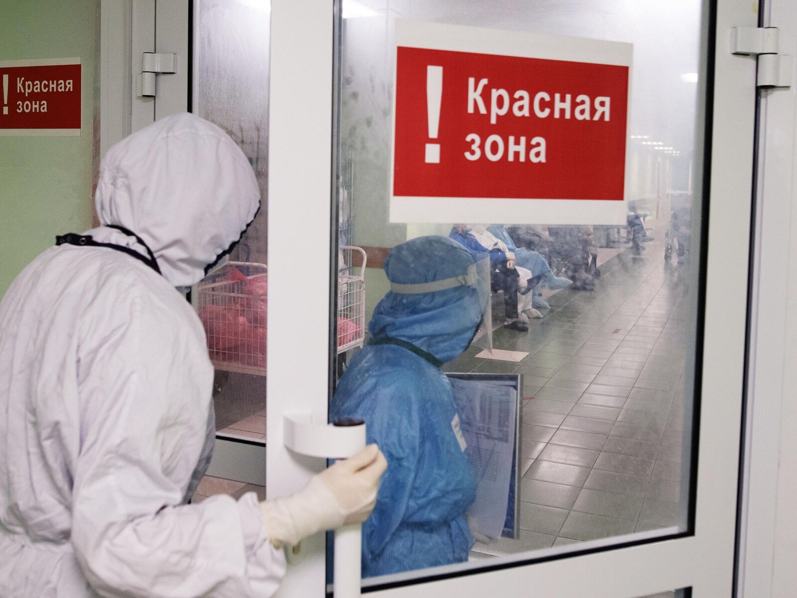 «Верните надбавки» — почти 57% российских врачей поддерживают повторное введение ковидных ограничений