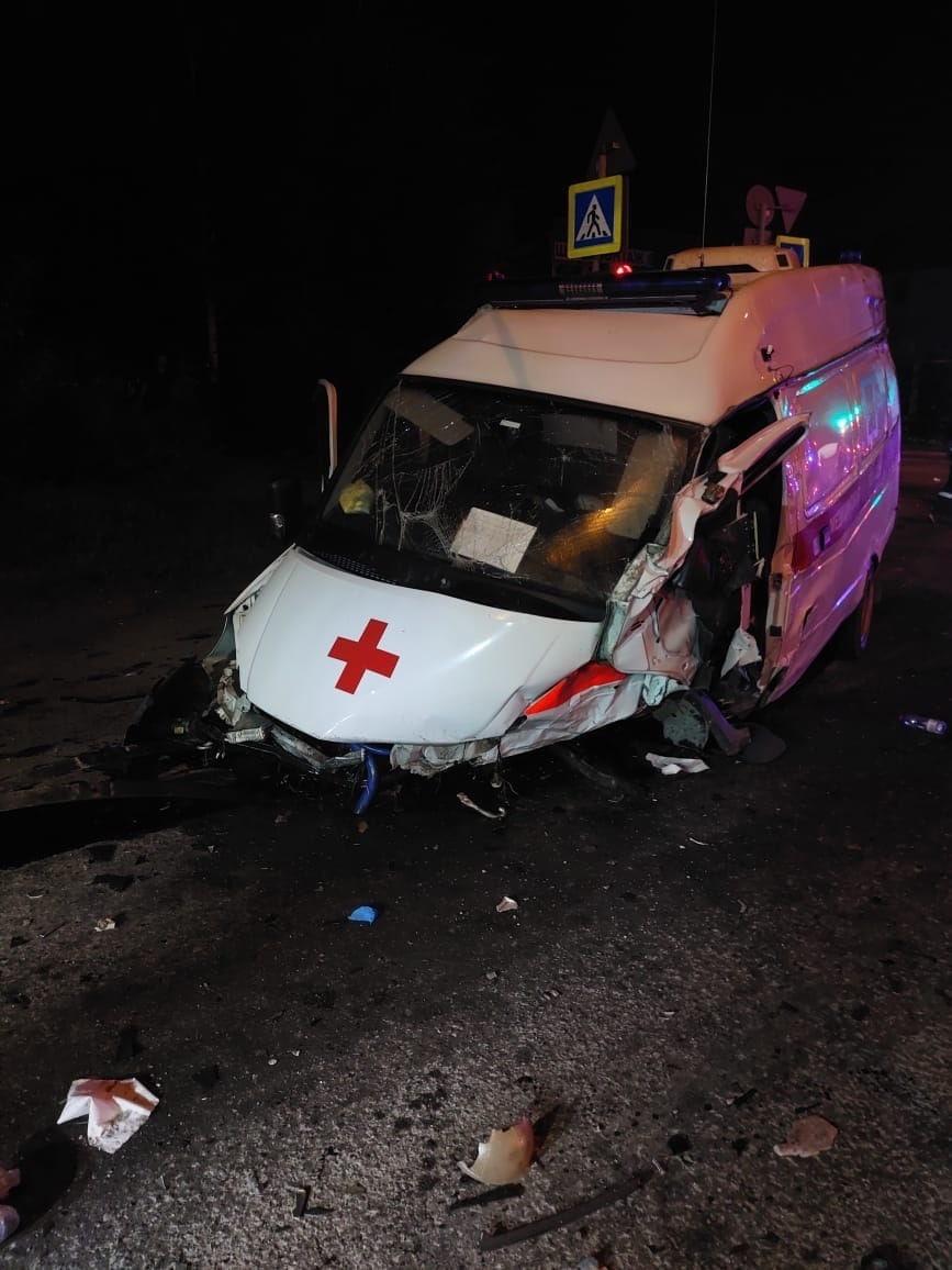 Подросток на угнанном автомобиле врезался в машину «скорой» – погибли 5 человек, в том числе фельдшер 