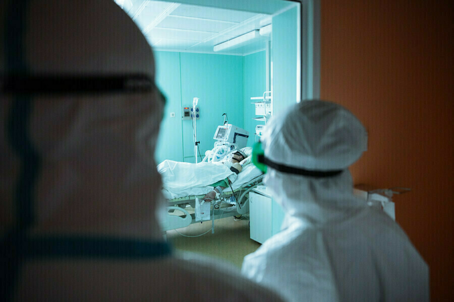«После отмены ковид-надбавок уволилось порядка тридцати человек на два корпуса, руководство больницы ничего не делает»