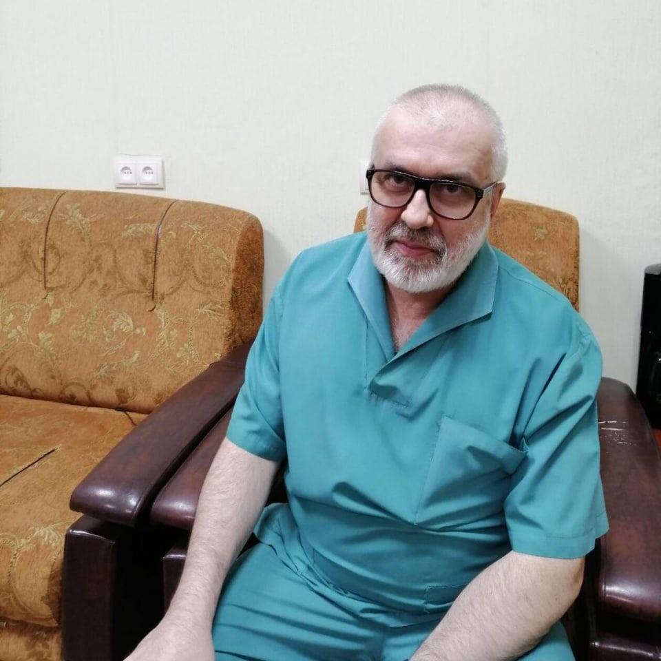 На Урале разрешилась ситуация с 59-летним хирургом, которому вручили повестку