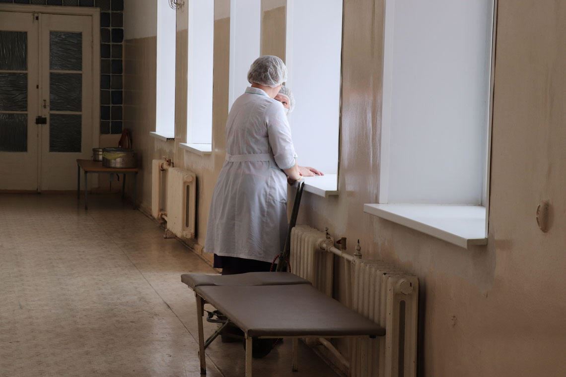Почти 38% хирургов и терапевтов получают менее 40 тысяч рублей в месяц