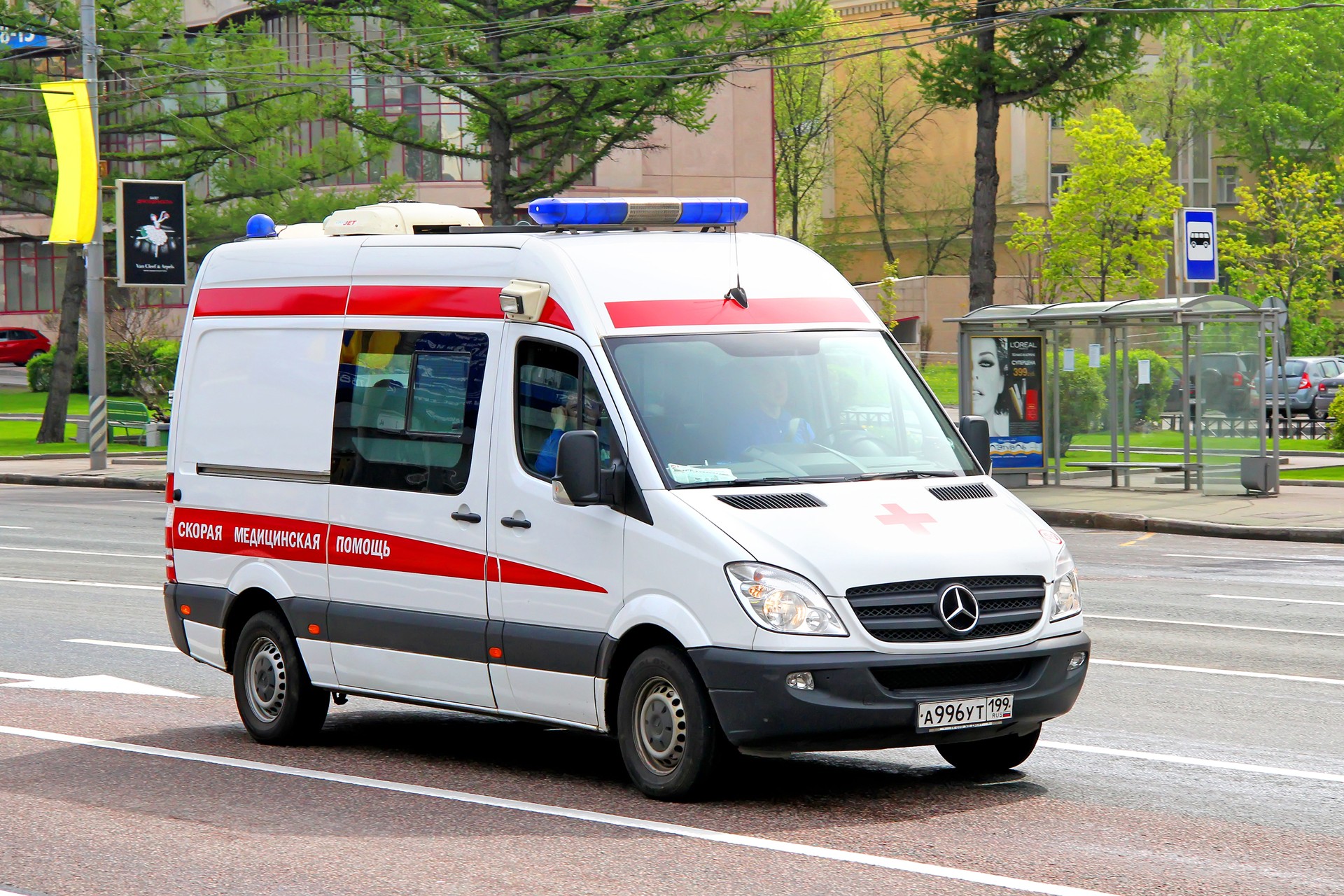 В Санкт-Петербурге пьяный пациент подкинул гранату в машину скорой помощи 