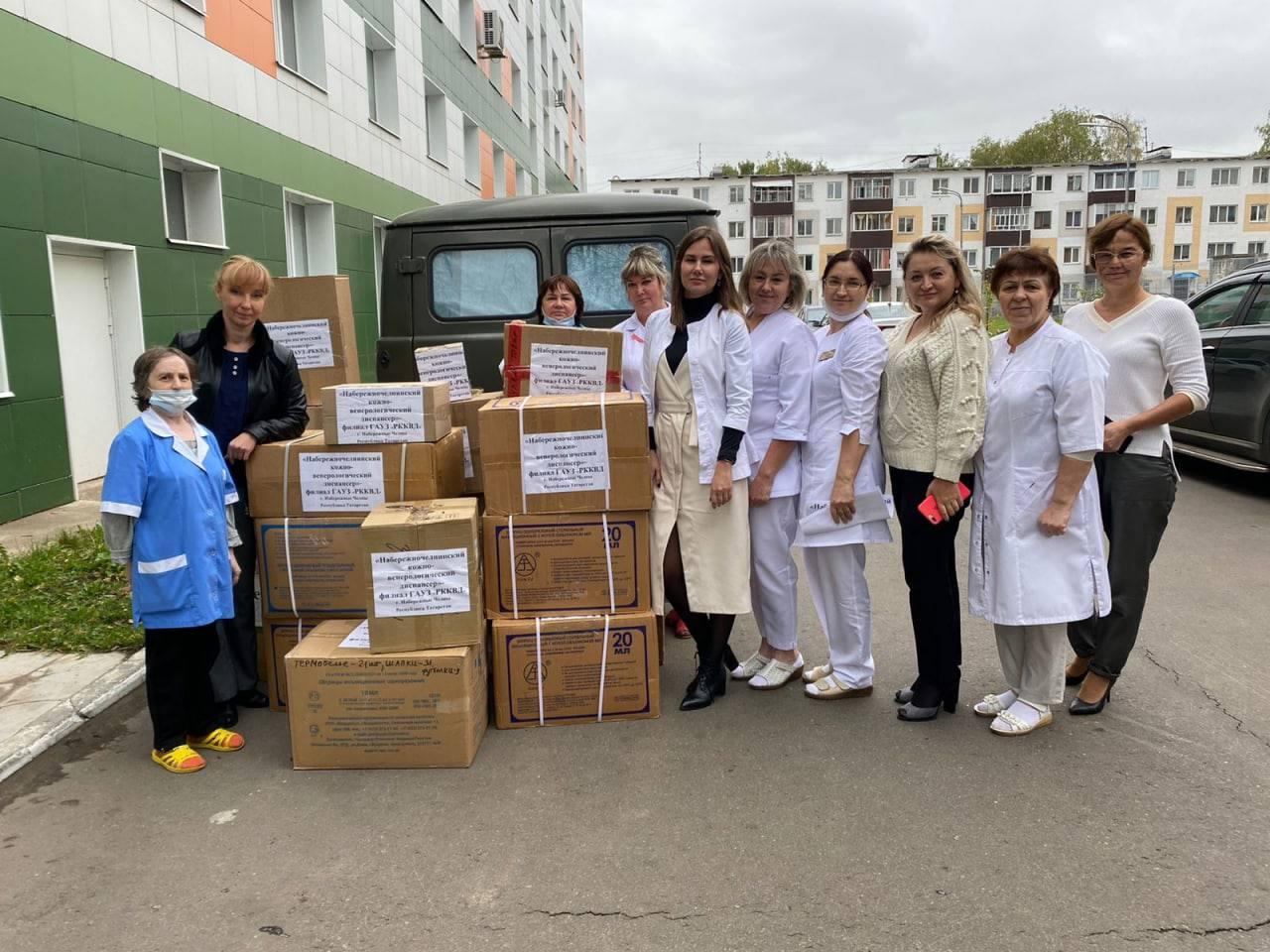 В Челнах врачи-венерологи собрали гуманитарную помощь для военных и мирных жителей Донбасса
