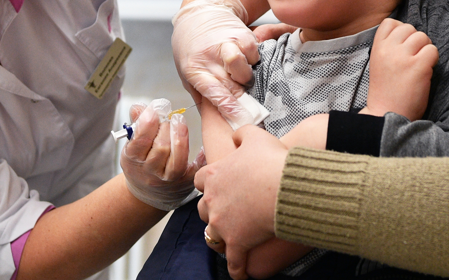 «Можно избежать 3 млн смертей в год»: ВОЗ заявила об «угрожающих масштабах» отказа от вакцинации детей