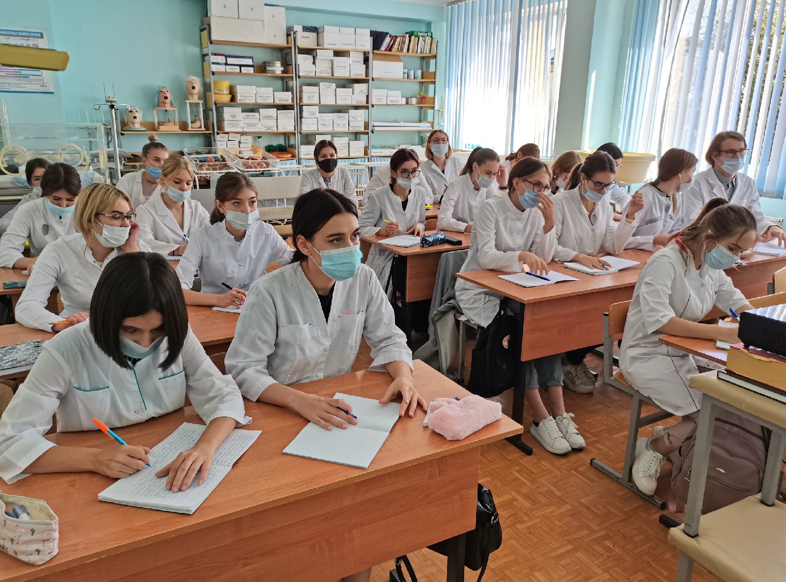 Уральских врачей со студенческой скамьи начнут учить сочувствовать пациентам
